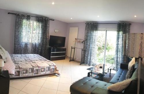 Corbeil-Essonnes Apartment | Studio Moderne Terrasse Parking près de Paris