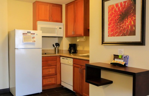 Milpitas Apartment | Studio Near Downtown. Free Breakfast. Outdoor Pool & Hot Tub.