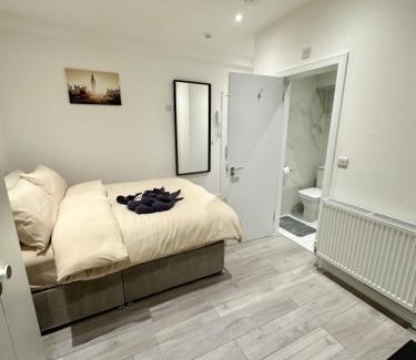 Magherafelt Apartment | Studio Near London Big Ben
