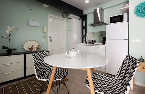 San Bartolome Apartment | Studio next to Santa Cruz quarter