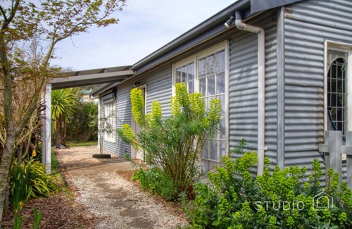 Daylesford Apartment | Studio on Bridport, Daylesford