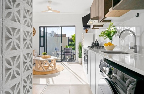 Bloubergstrand Apartment | Studio on North - Studio Apartment, Sleeps 2
