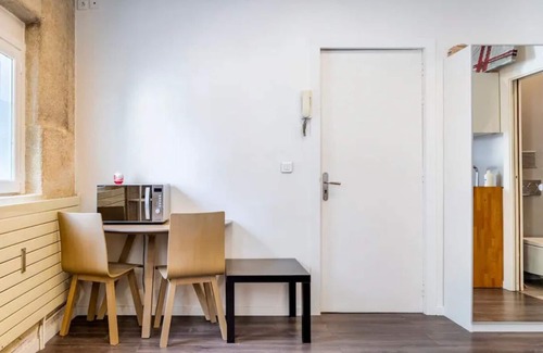 Chaillot Apartment | Studio Paris 16e av. Kleber