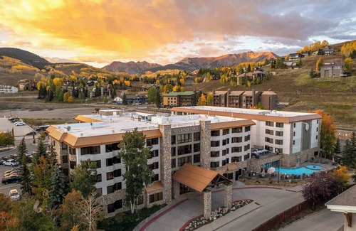 Crested Butte Condo | Studio Perfect Location 320 with Pool and Hot Tub