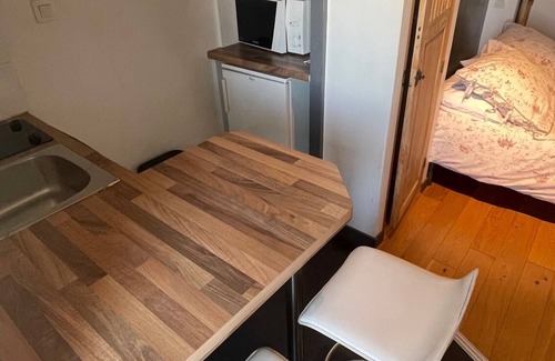 La Flotte Apartment | Studio-Port View with wet room