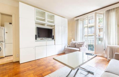 Porte-Dauphine Apartment | Studio#Porte Dauphine#Avenue Foch#2pers.