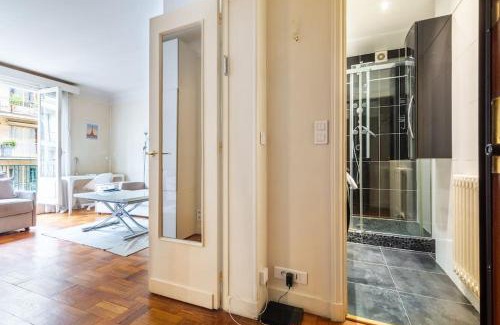 Porte-Dauphine Apartment | Studio#Porte Dauphine#Avenue Foch#2pers.