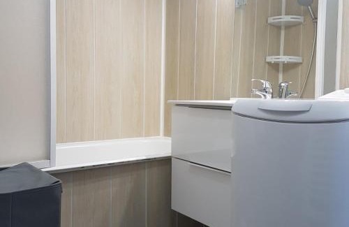 Pra Loup Apartment | Studio rénové proche des pistes avec terrasse et TV grand écran - FR-1-165A-98