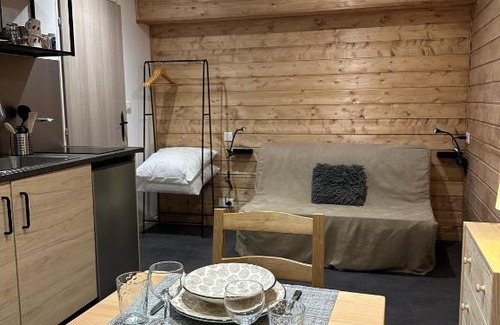 Saint-Etienne-de-Tinee Apartment | Studio RDC La Tour