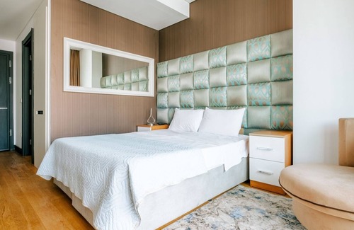 Merter Apartment | Studio Residence w Balcony Near Metro and Malls