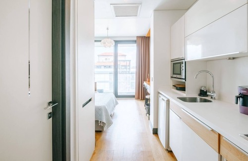 Merter Apartment | Studio Residence w Balcony Near Metro and Malls