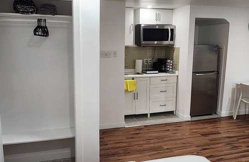 Clayton Park Apartment | Studio Room in Halifax