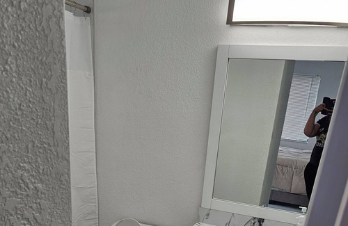 Gladeview Apartment | Studio room with private entrance and private bathroom.