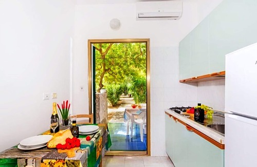 Scialara Apartment | Studio 'Sabbia D'oro' with Shared Pool and Wi-Fi