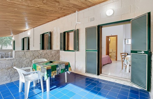 Scialara Apartment | Studio 'Sabbia D'oro' with Shared Pool and Wi-Fi
