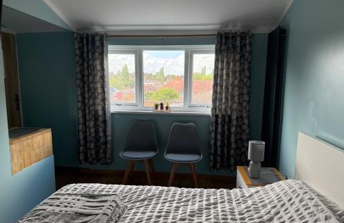 Birmingham Apartment | Studio- Sleeps 2- Free WiFi- Luxury Shower