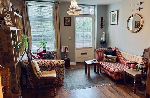 Macclesfield Apartment | Studio - Sleeps 2 - Pets - Terrace - Parking