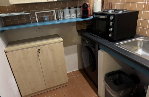 Beacon Hill Apartment | Studio Sleeps 2 with Free Parking