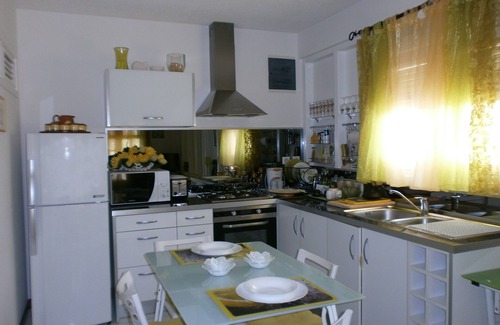 Tartane Apartment | Studio sleeps 2 with seaside view