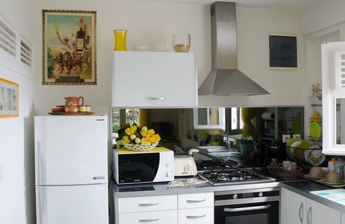 Tartane Apartment | Studio sleeps 2 with seaside view