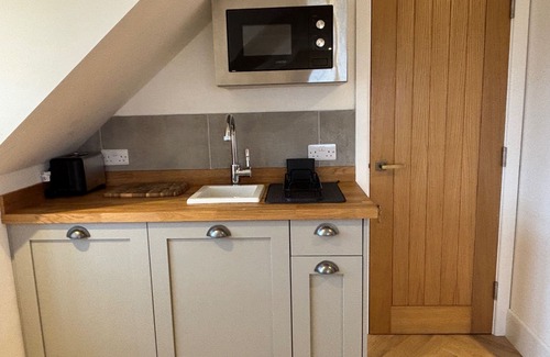 Tenterden Apartment | Studio - Sleeps up to 4 & Free Parking