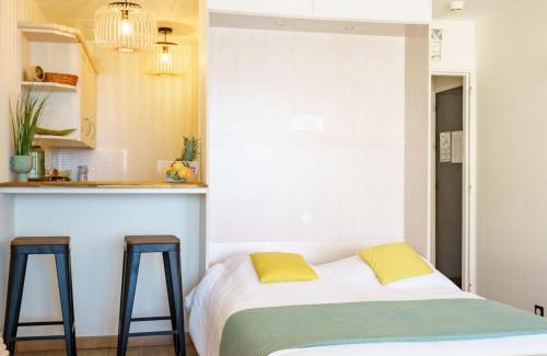 Biarritz Apartment | Studio Sofitel-Miramar-2 by Interhome