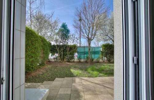 Quartier Chatillon Apartment | Studio spacieux avec terrasse et parking