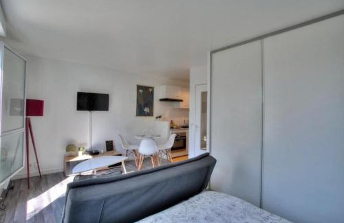 Quartier Chatillon Apartment | Studio spacieux avec terrasse et parking