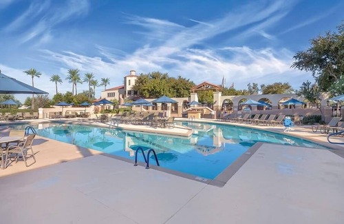 South Mountain Condo | Studio Stunning Pools & Golf!