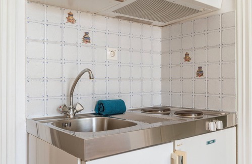 Platis Gialos Apartment | Studio 'Suite 7' with Sea View, Wi-Fi and Air Conditioning