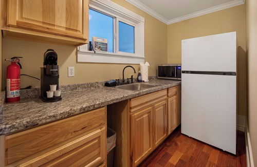 Friday Harbor Apartment | Studio suite near downtown (Argyle Suites-HSB)