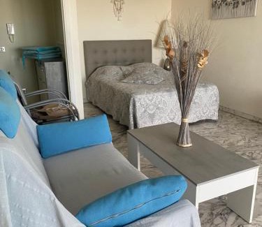 Saint-Laurent-du-Var Apartment | STUDIO SUPER AQUARAMA Bord de mer