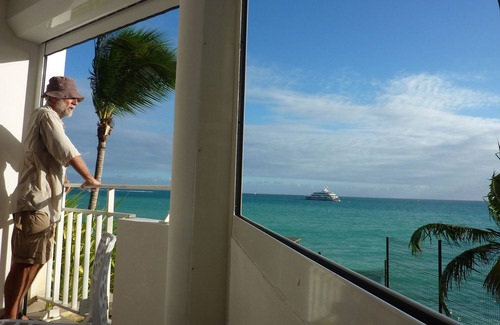 Pointe de la verdure Apartment | Studio/T1 facing the sea in a quiet luxury residence with private beach