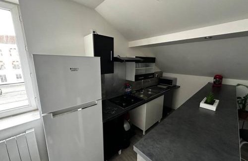 Thierville-sur-Meuse Apartment | Studio - THIERVILLE - Proche Régiment - Stationnement facile - Géré par Presta-Zen'Services