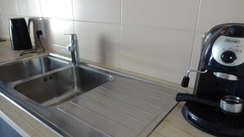 Montreuil Apartment | Studio tout confort à 5 mn métro+parking gratuit