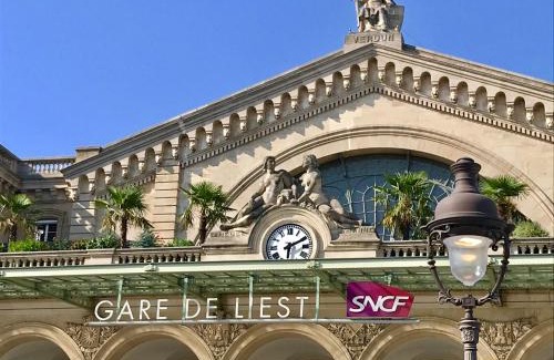 10th Arrondissement Apartment | Studio Trip In Paris - Gare de l'Est