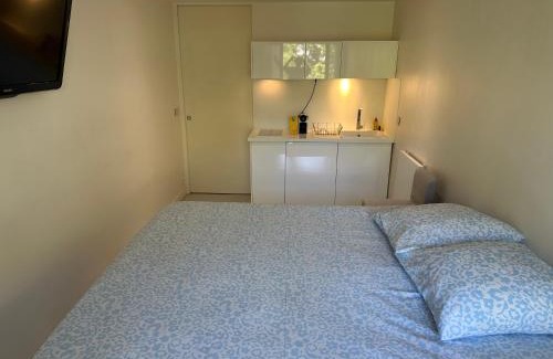 10th Arrondissement Apartment | Studio Trip In Paris - Gare de l'Est