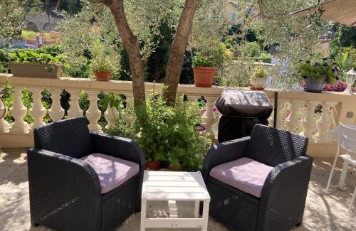 Menton Apartment | Studio Villa la Cigale avec grande Terrasse