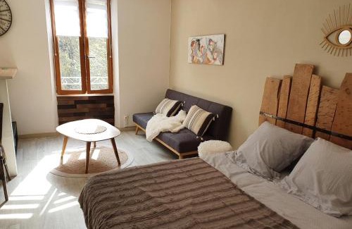Entrecasteaux Apartment | studio vllage