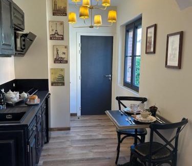 Beauvais Apartment | STUDIO VOYAGE COLONIAL CLIMATISE chic