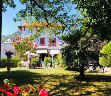 Argeles Gazost Apartment | Studio vue Tourmalet dans villa historique "Victoria"