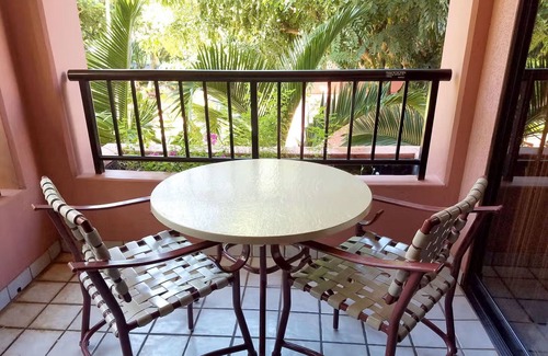Kahana Apartment | Studio w/Balcony & Full Kitchen | Access to Pool