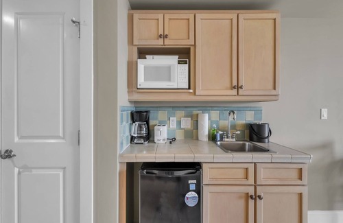 Baytowne Wharf Apartment | Studio w/Balcony! Walk to Resort Pool & Baytowne Wharf at The Grand Sandestin