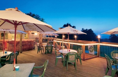 Cheat Lake Apartment | Studio w Indoor Pool, BBQ Area & Spa at Lakeview Golf Resort