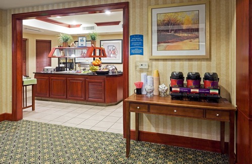 Cranbury Apartment | Studio w/Kitchen | Free Breakfast Buffet.Pool