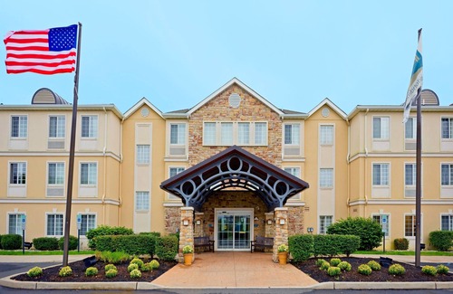 Cranbury Apartment | Studio w/Kitchen | Free Breakfast Buffet.Pool