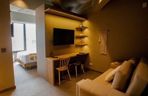 Calle 100 Apartment | Studio with a Beautiful Mountain View