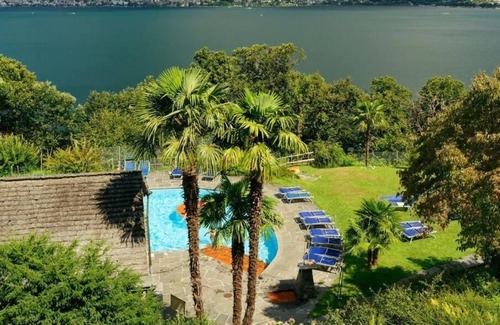 Vira Apartment | Studio with a view of the water