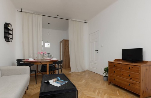 Bielany Apartment | Studio with bath - 52 Al. Zjednoczenia
