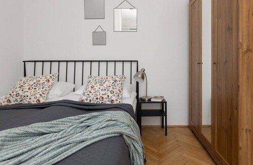 Bielany Apartment | Studio with bath - 52 Al. Zjednoczenia